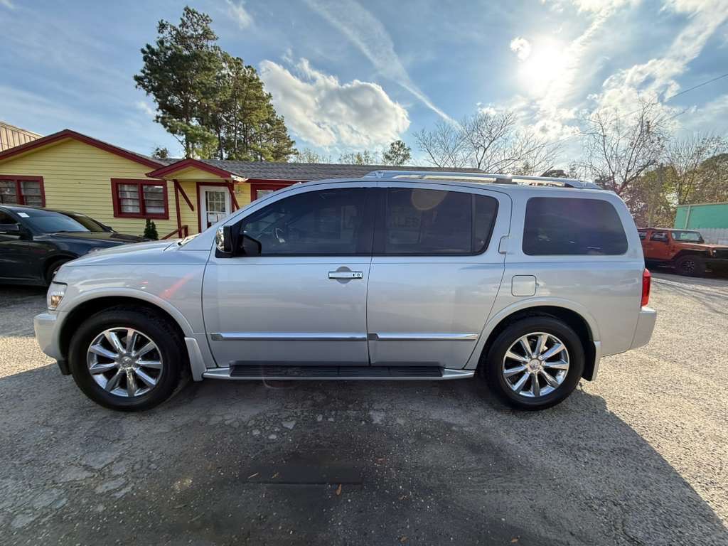 2010 INFINITI QX56 Image 7