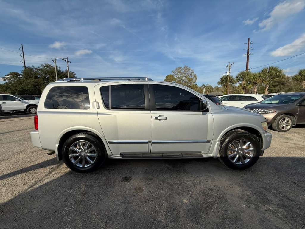 2010 INFINITI QX56 Image 8