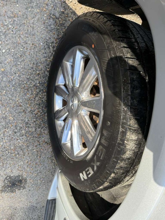 2010 INFINITI QX56 Image 11