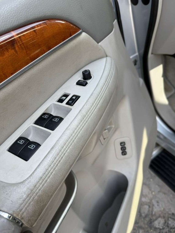 2010 INFINITI QX56 Image 13