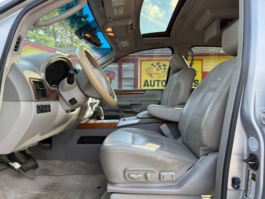 2010 INFINITI QX56 Image 14