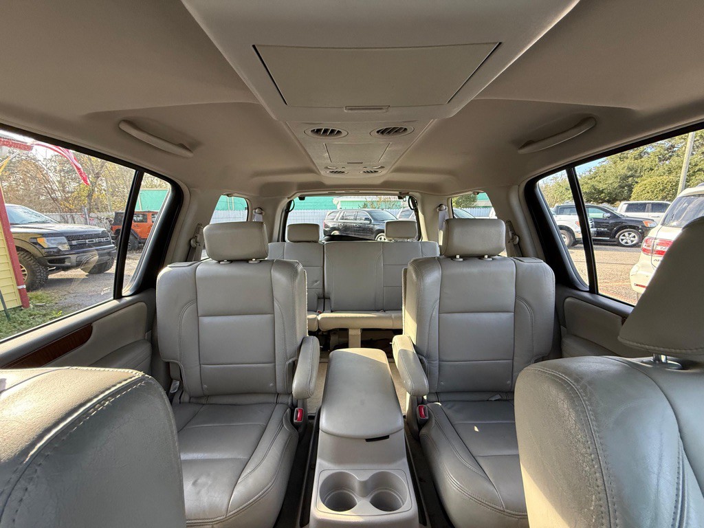 2010 INFINITI QX56 Image 15