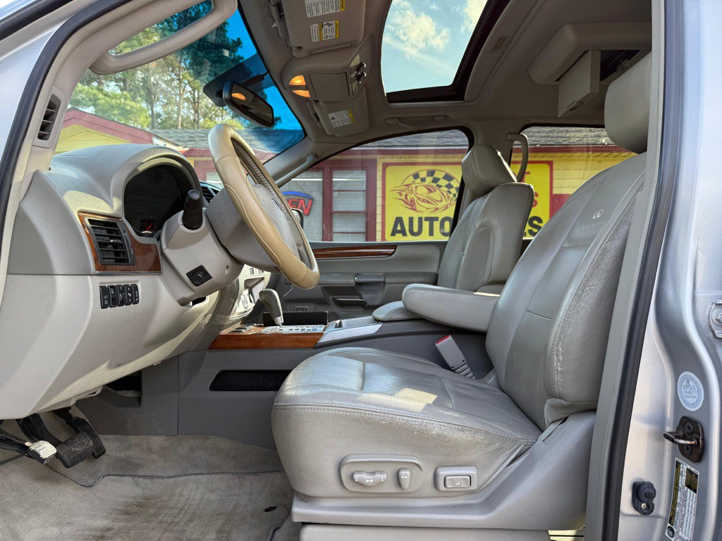 2010 INFINITI QX56 Image 19