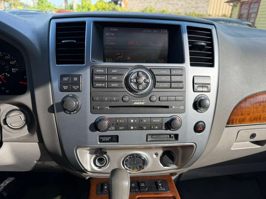 2010 INFINITI QX56 Image 23