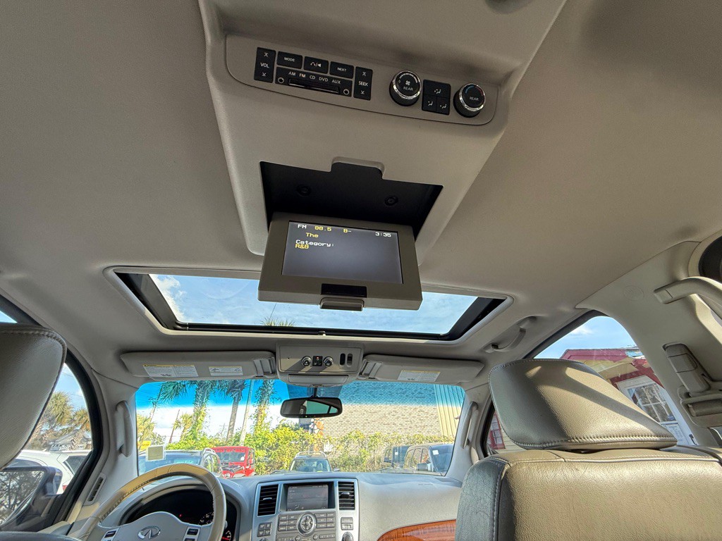 2010 INFINITI QX56 Image 29