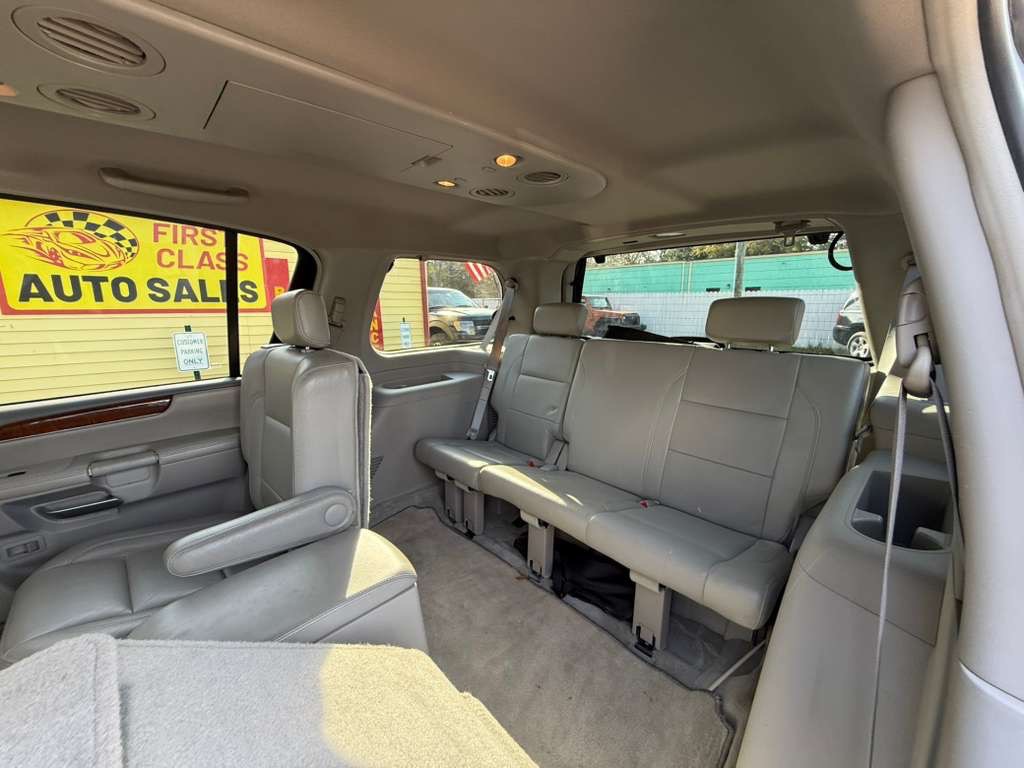 2010 INFINITI QX56 Image 31