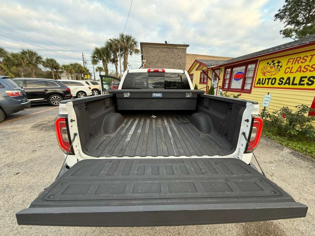 2018 GMC Sierra Image 9