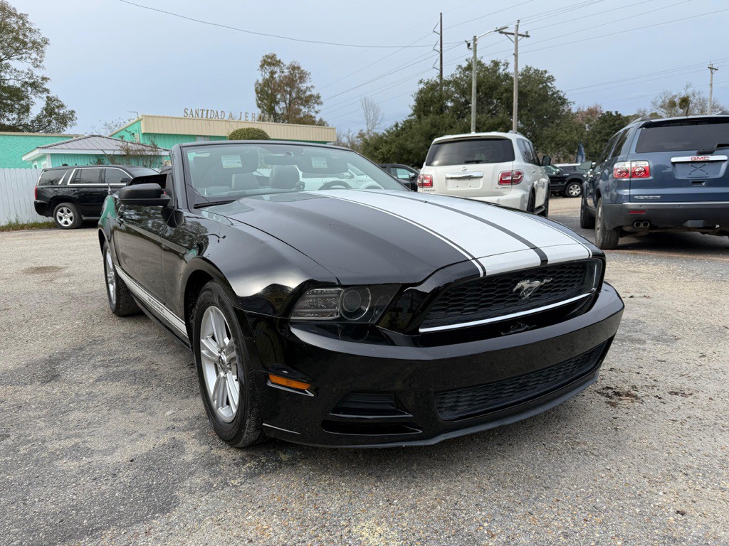 2013 Ford Mustang Image 2
