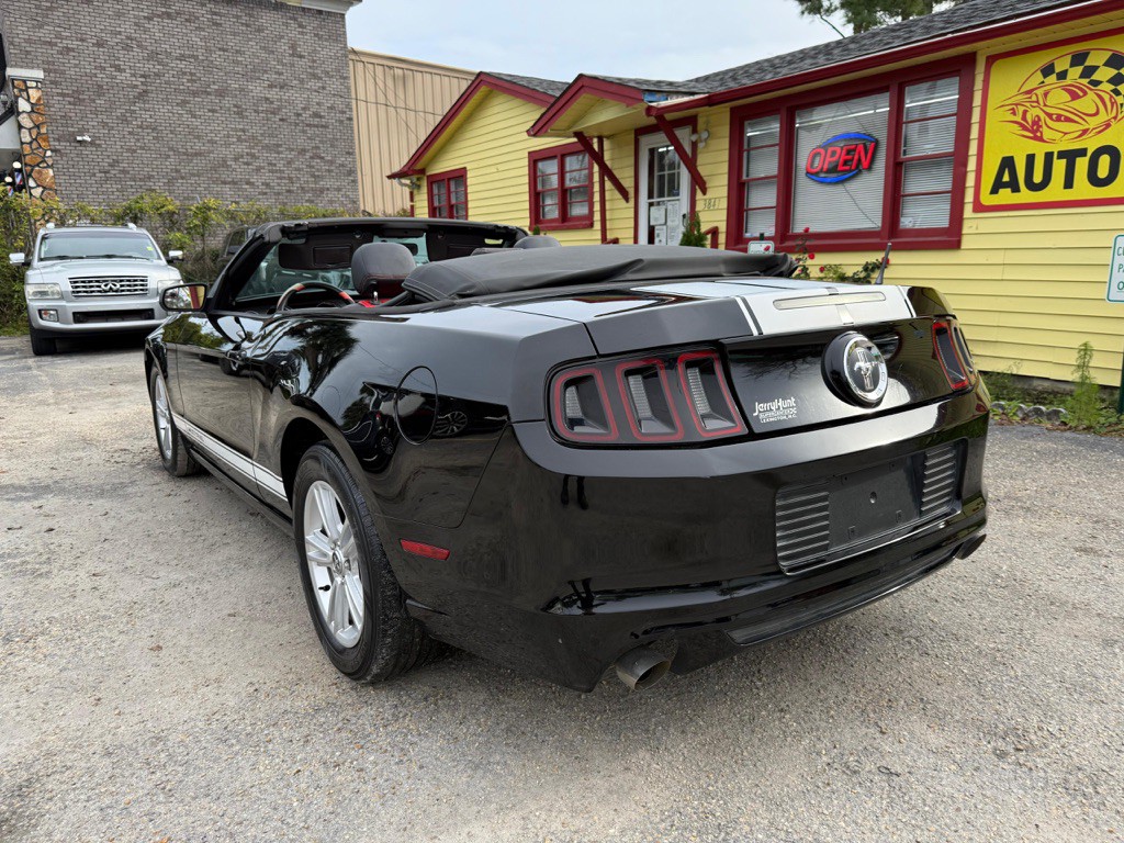 2013 Ford Mustang Image 7