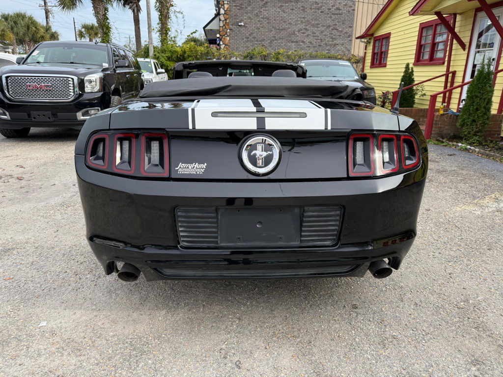 2013 Ford Mustang Image 8