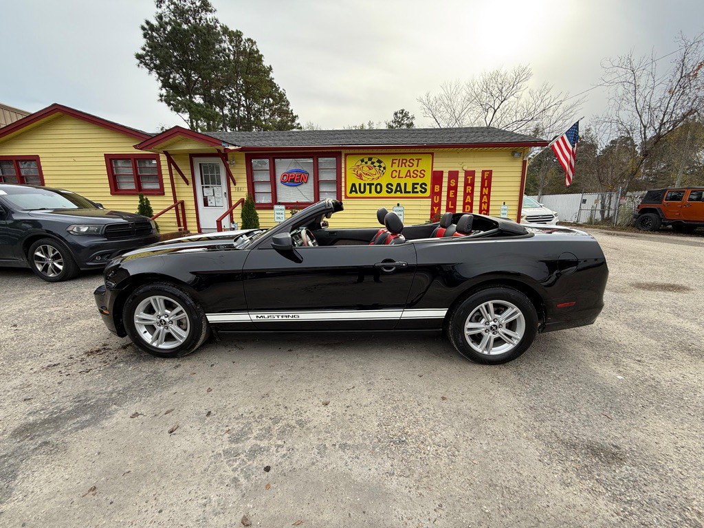2013 Ford Mustang Image 9