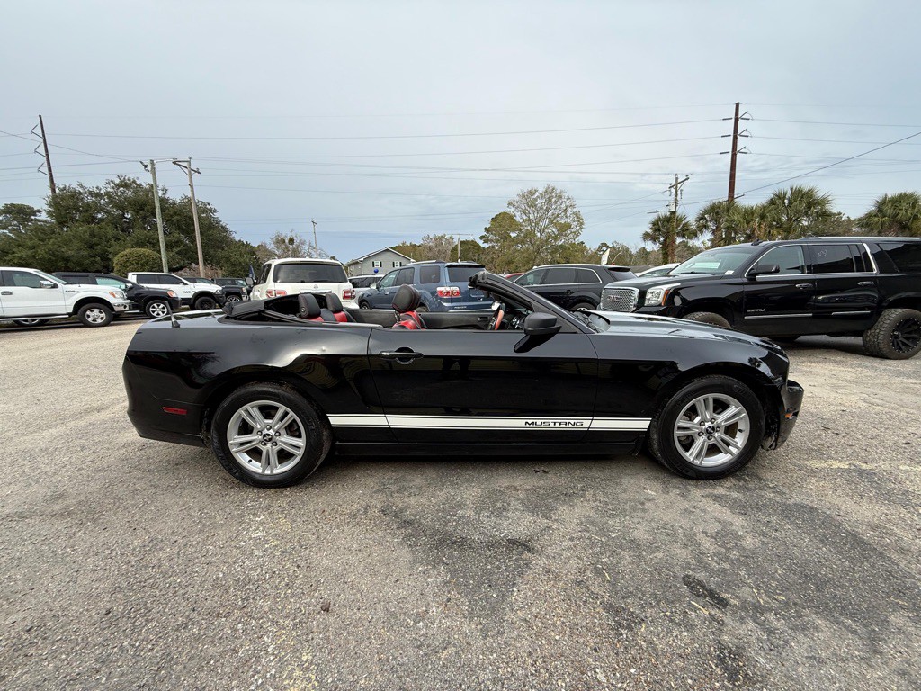 2013 Ford Mustang Image 10