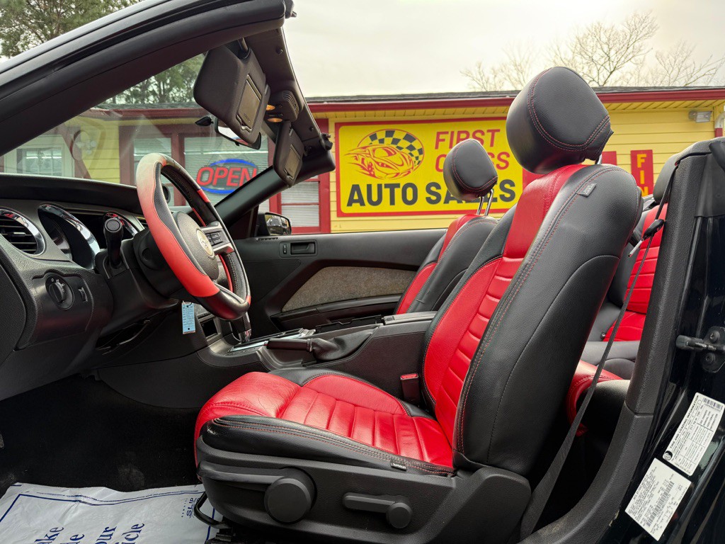 2013 Ford Mustang Image 14