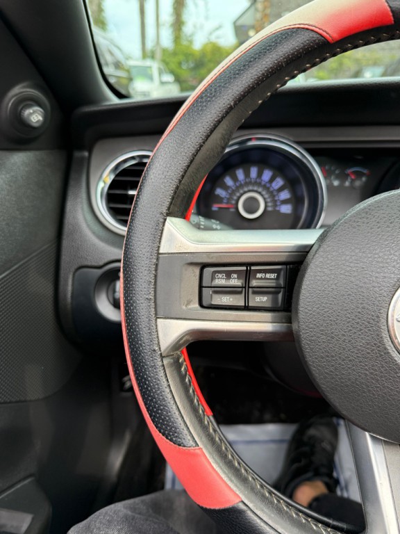 2013 Ford Mustang Image 16