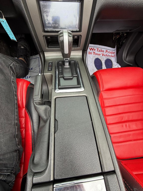 2013 Ford Mustang Image 21