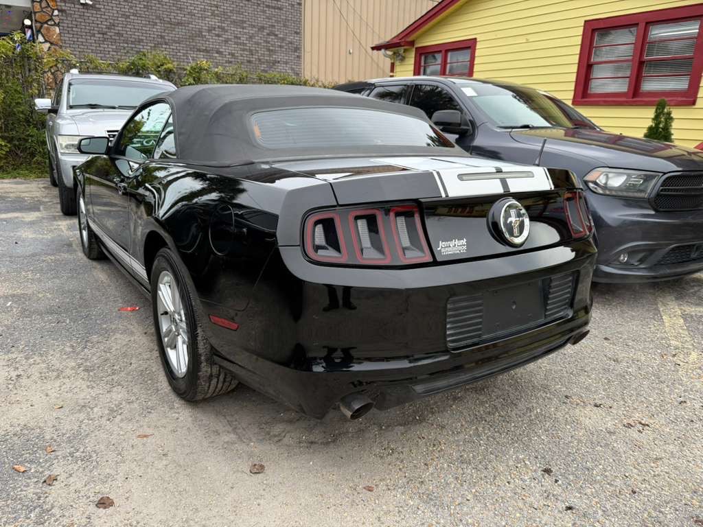 2013 Ford Mustang Image 23