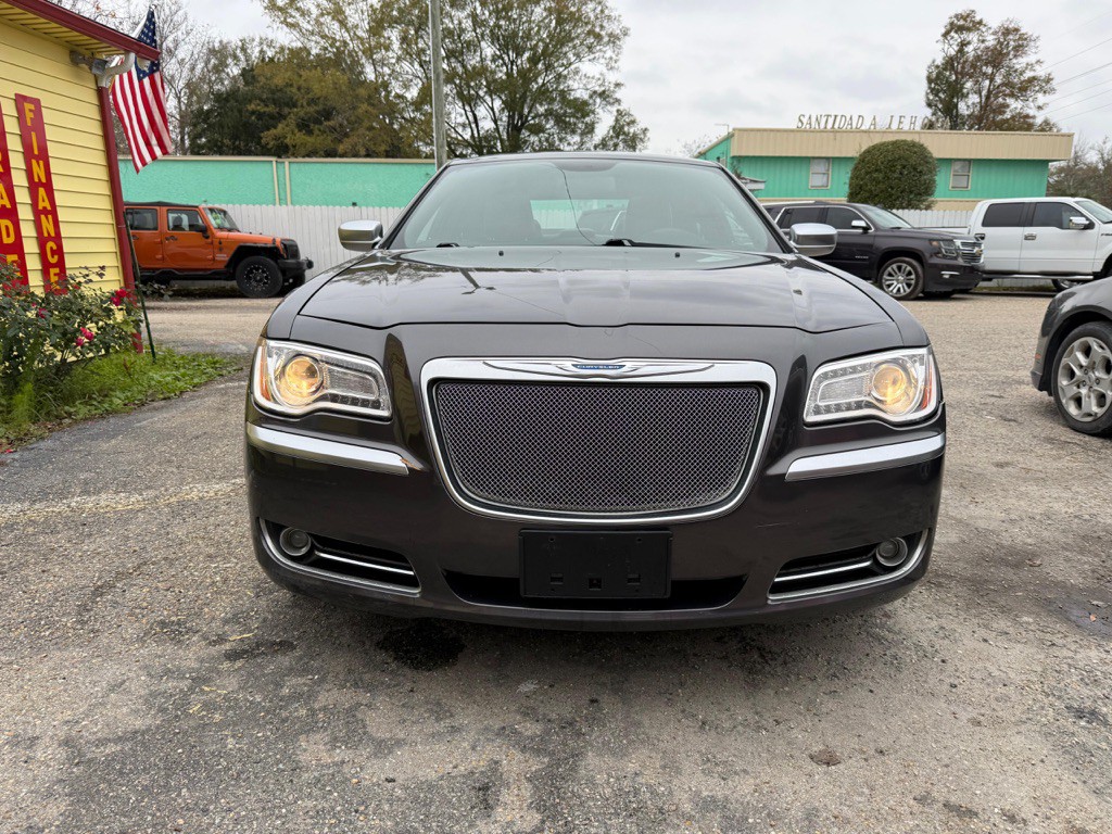 2013 Chrysler 300 Image 3