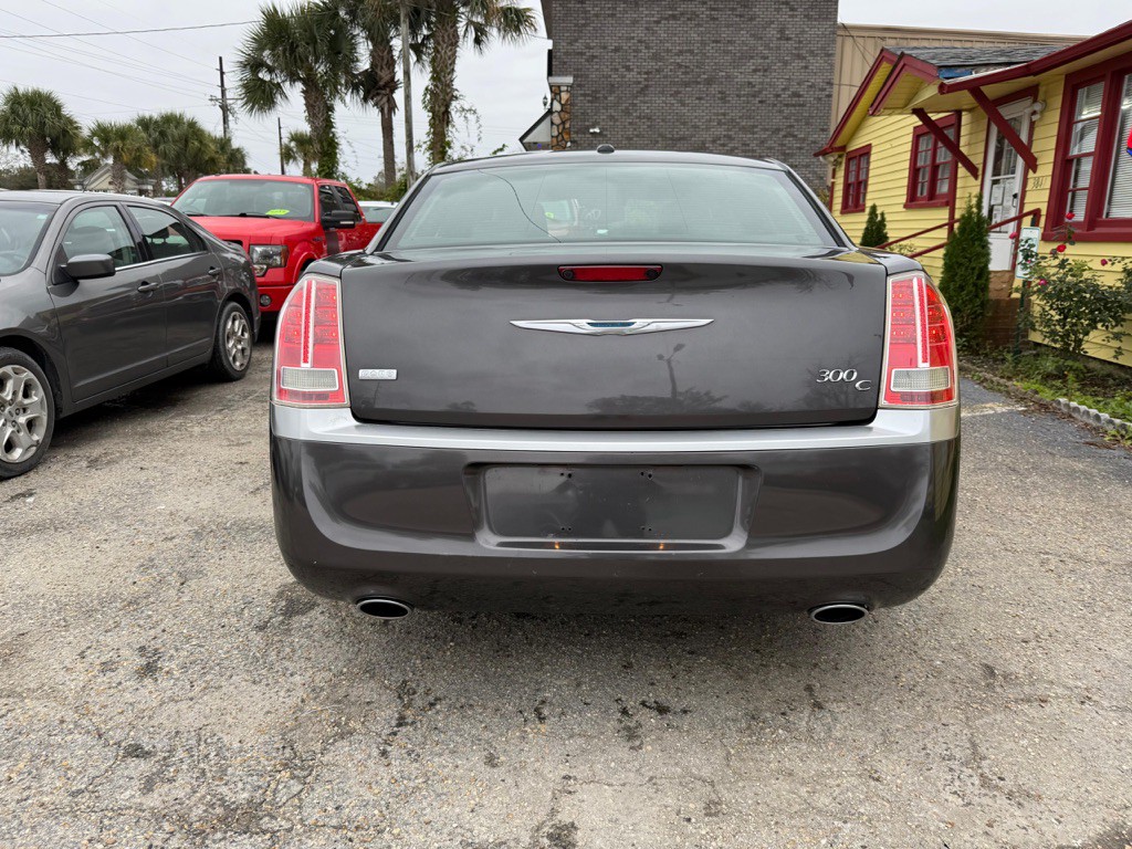 2013 Chrysler 300 Image 4