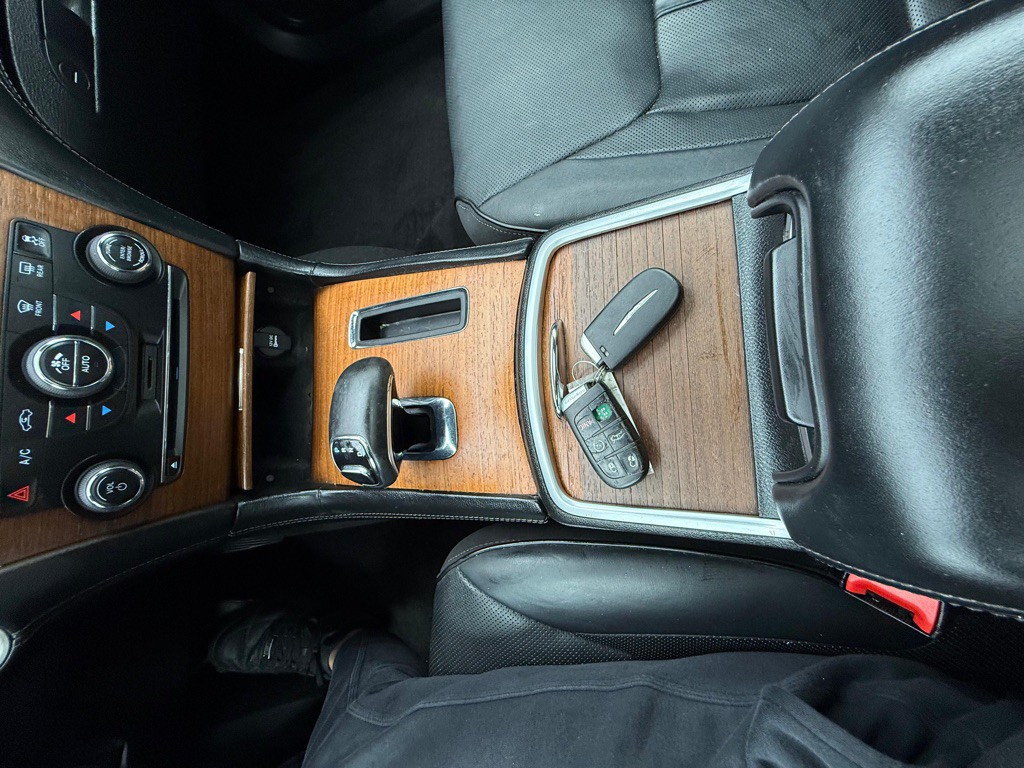 2013 Chrysler 300 Image 18