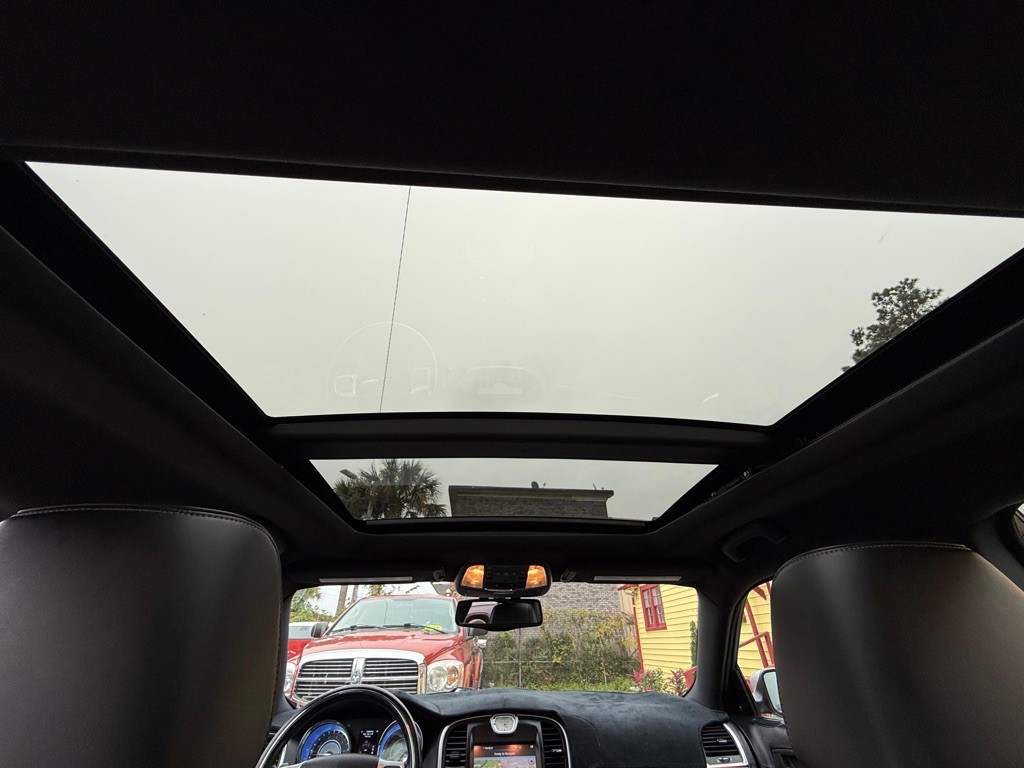 2013 Chrysler 300 Image 21