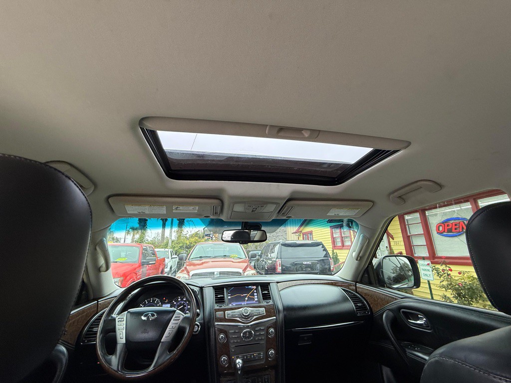 2016 INFINITI QX80 Image 16