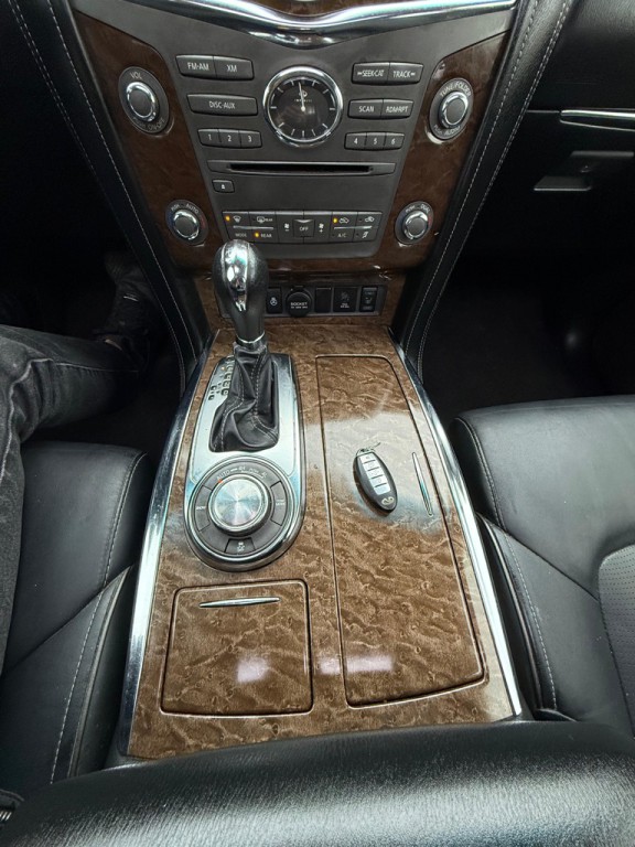 2016 INFINITI QX80 Image 17