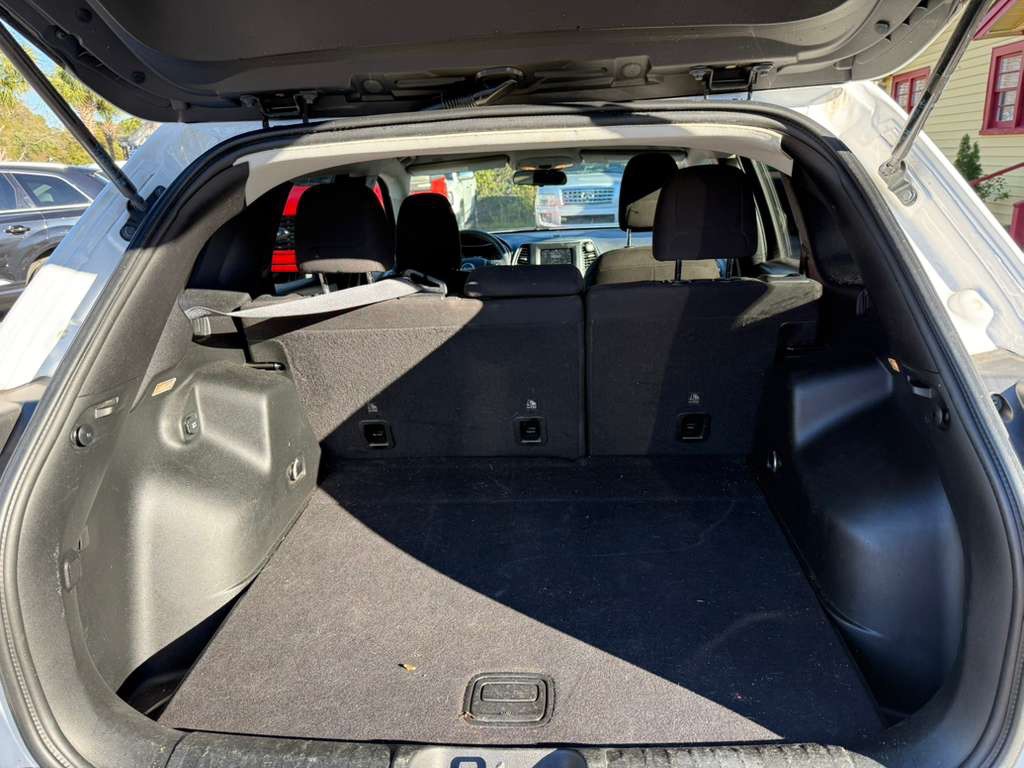 2019 Jeep Cherokee Image 11