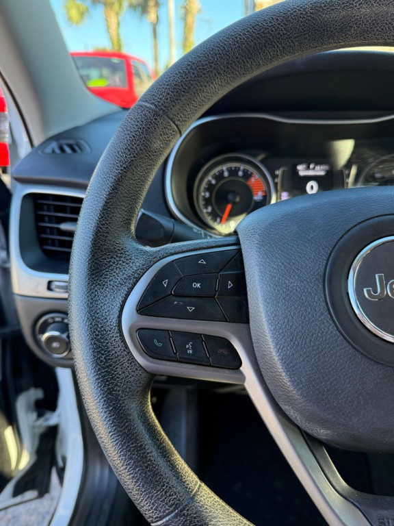 2019 Jeep Cherokee Image 15
