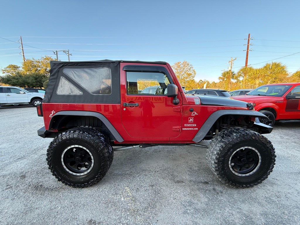 2012 Jeep Wrangler Image 7