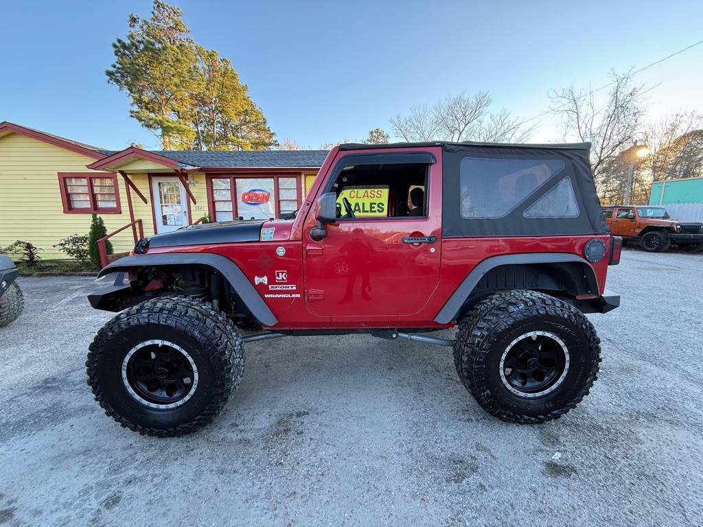 2012 Jeep Wrangler Image 8