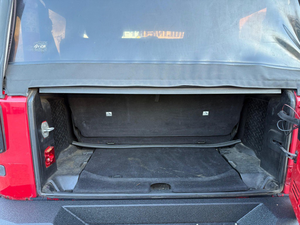 2012 Jeep Wrangler Image 11