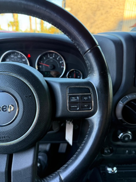 2012 Jeep Wrangler Image 14