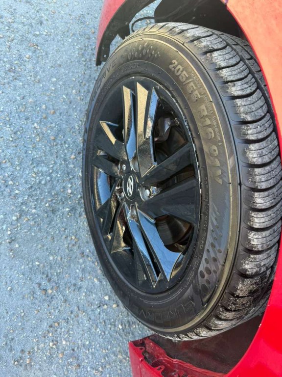 2020 Hyundai Elantra Image 11