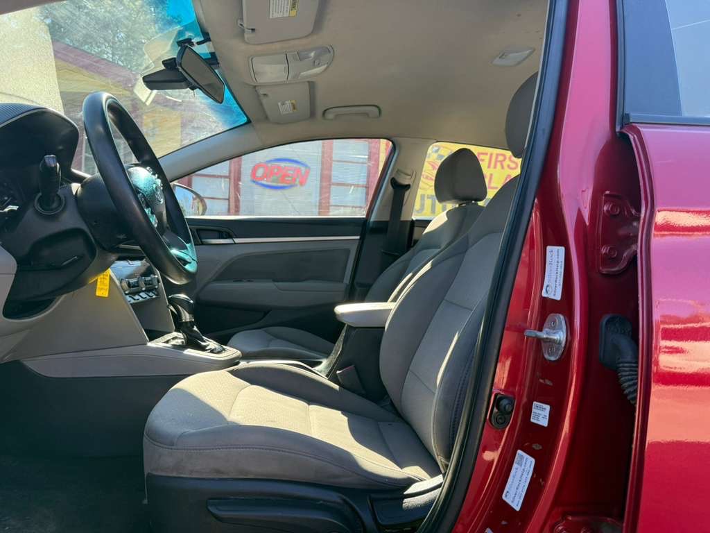 2020 Hyundai Elantra Image 17