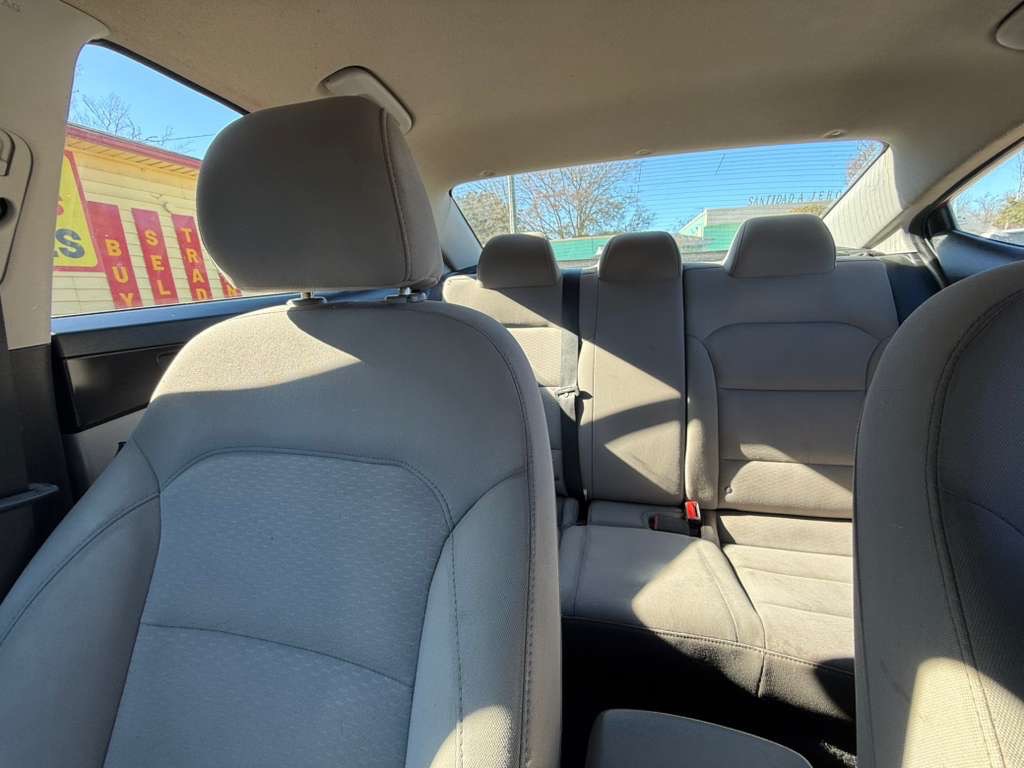 2020 Hyundai Elantra Image 21