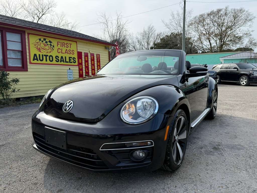 2013 Volkswagen Beetle Image 1