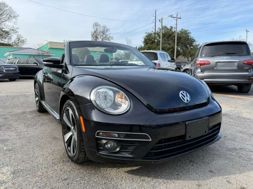 2013 Volkswagen Beetle Image 2