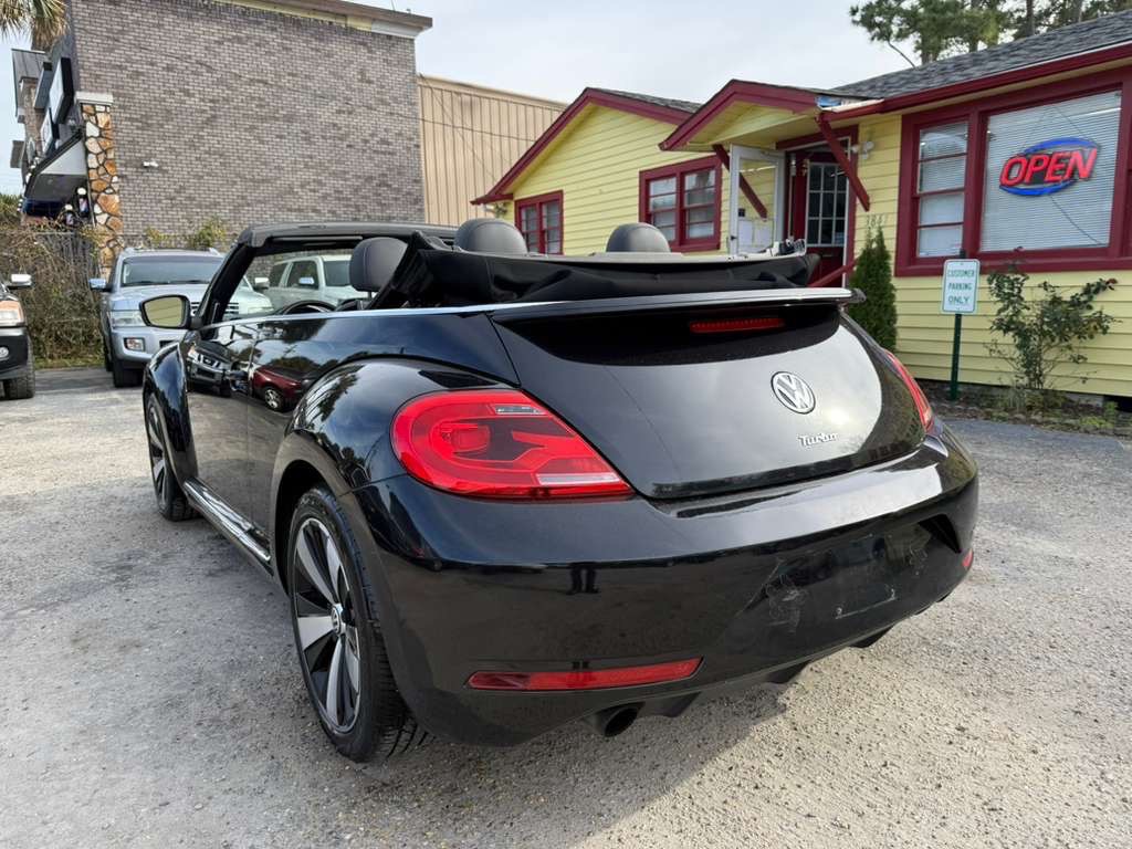 2013 Volkswagen Beetle Image 6
