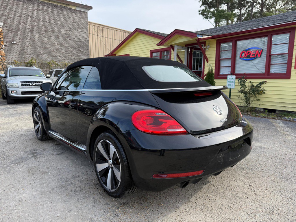 2013 Volkswagen Beetle Image 20