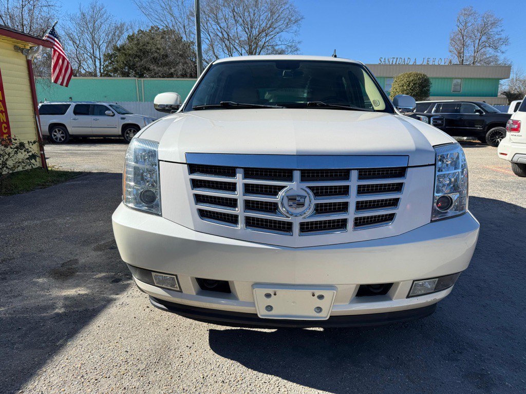 2010 Cadillac Escalade Image 3