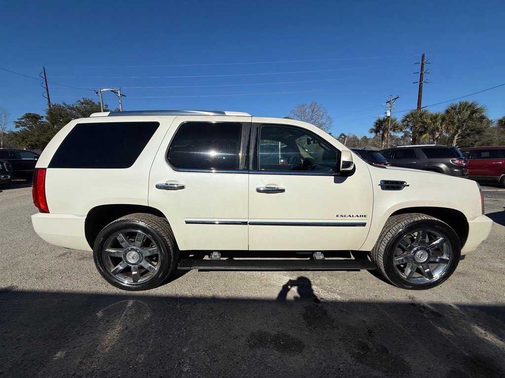 2010 Cadillac Escalade Image 7