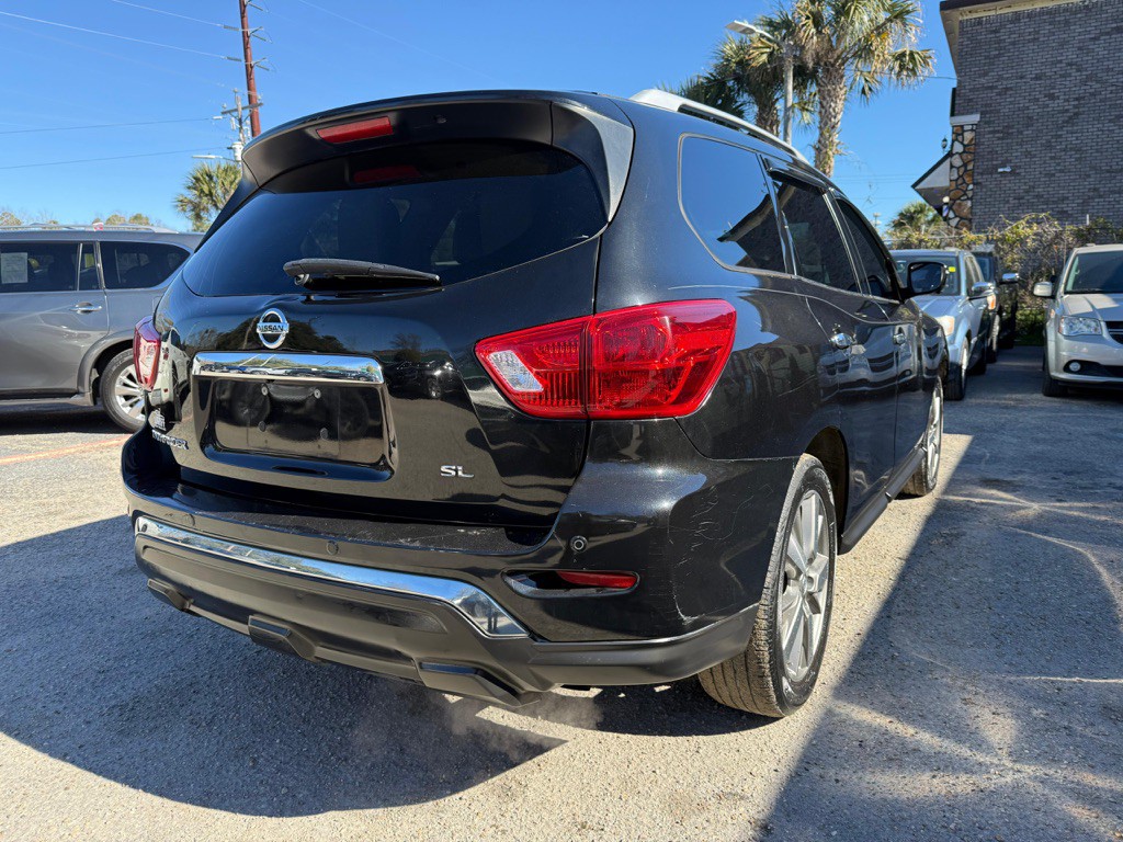 2018 Nissan Pathfinder Image 4