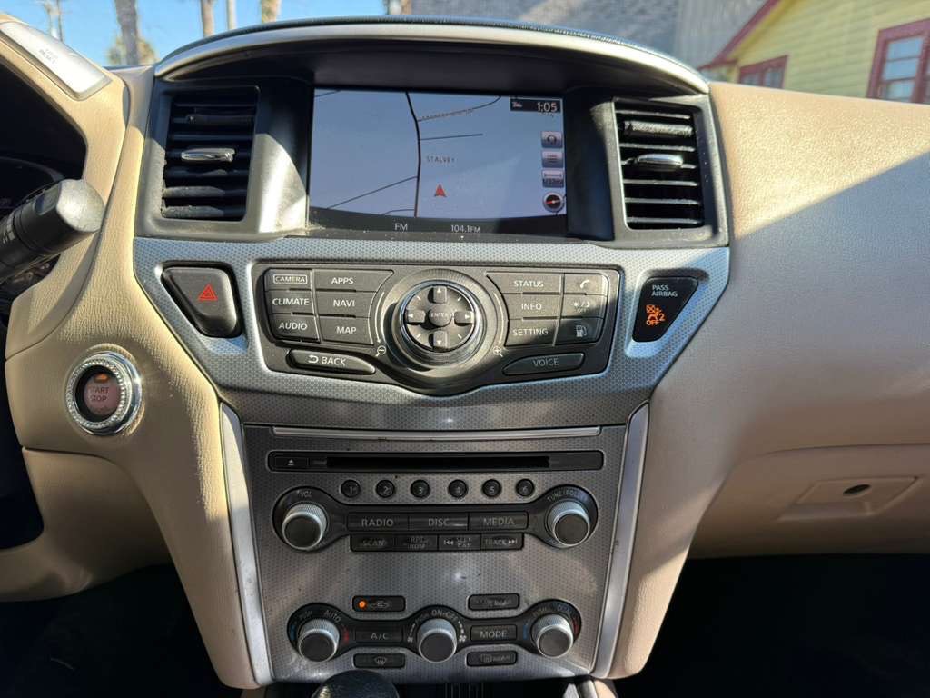 2018 Nissan Pathfinder Image 16