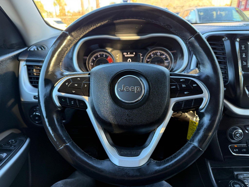 2018 Jeep Cherokee Image 13