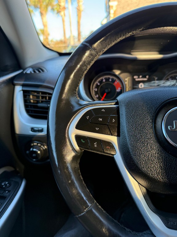 2018 Jeep Cherokee Image 14