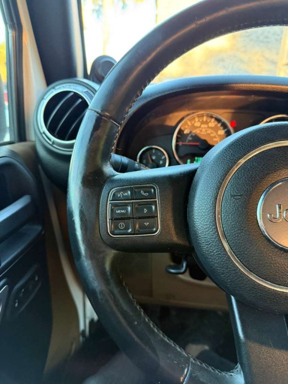 2013 Jeep Wrangler Unlimited Image 13