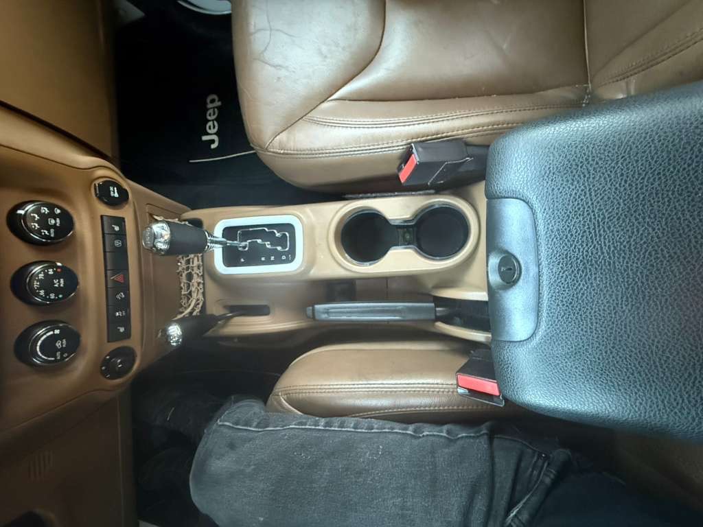 2013 Jeep Wrangler Unlimited Image 16