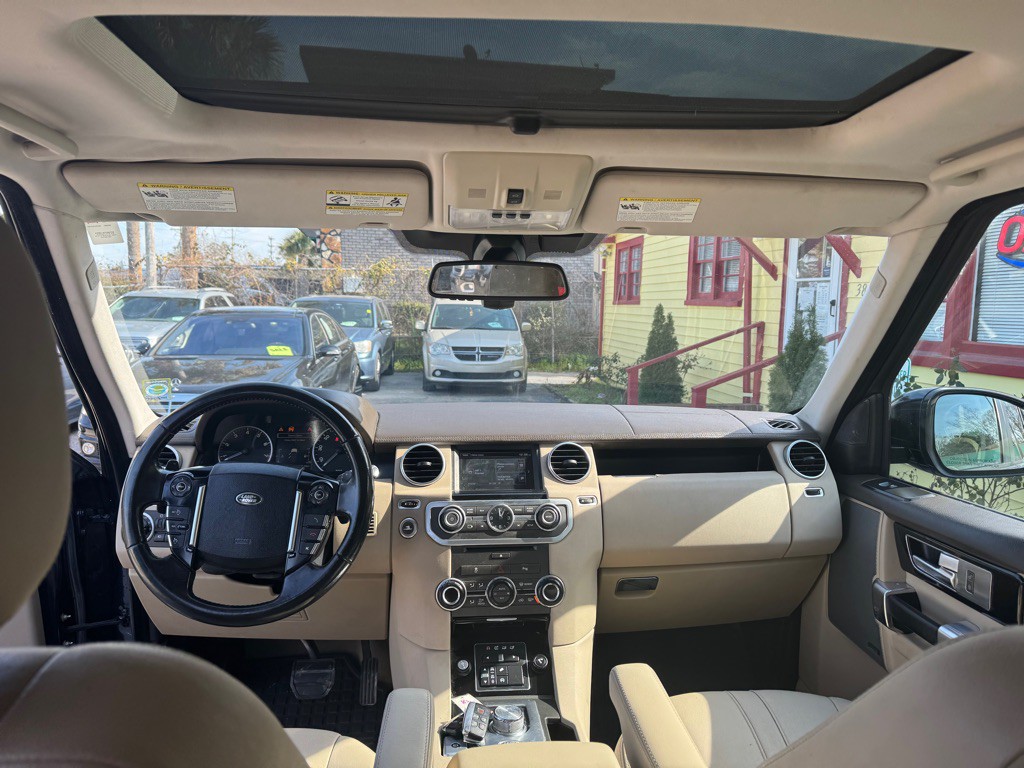 2016 Land Rover LR4 Image 14