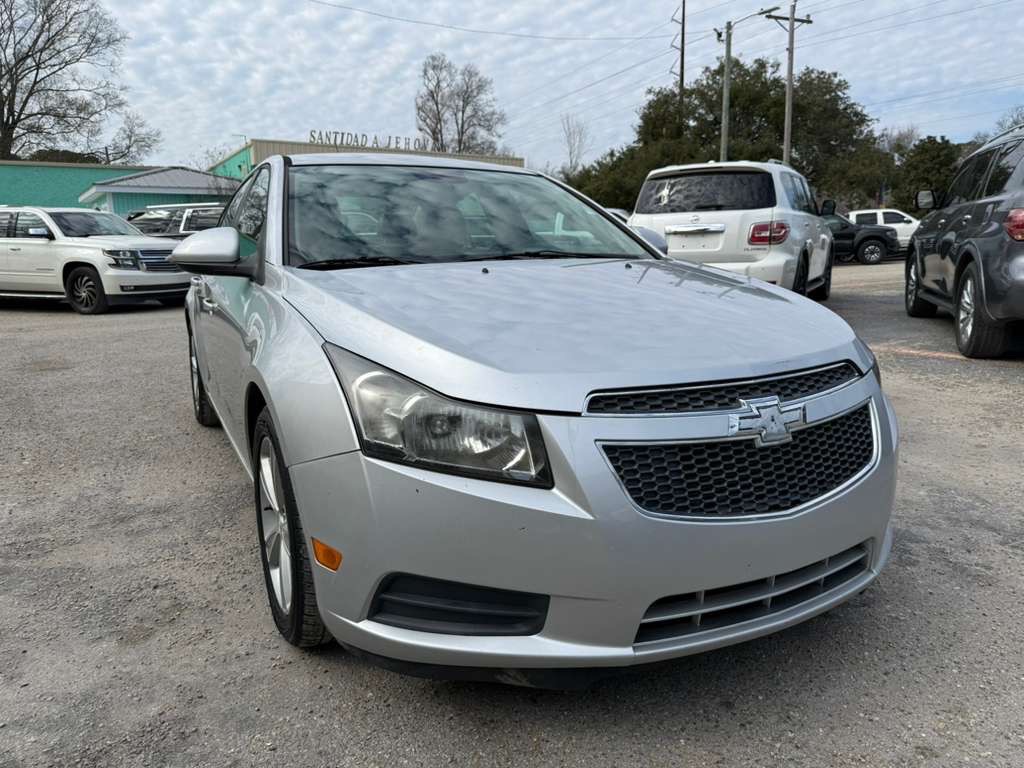 2013 Chevrolet Cruze Image 2