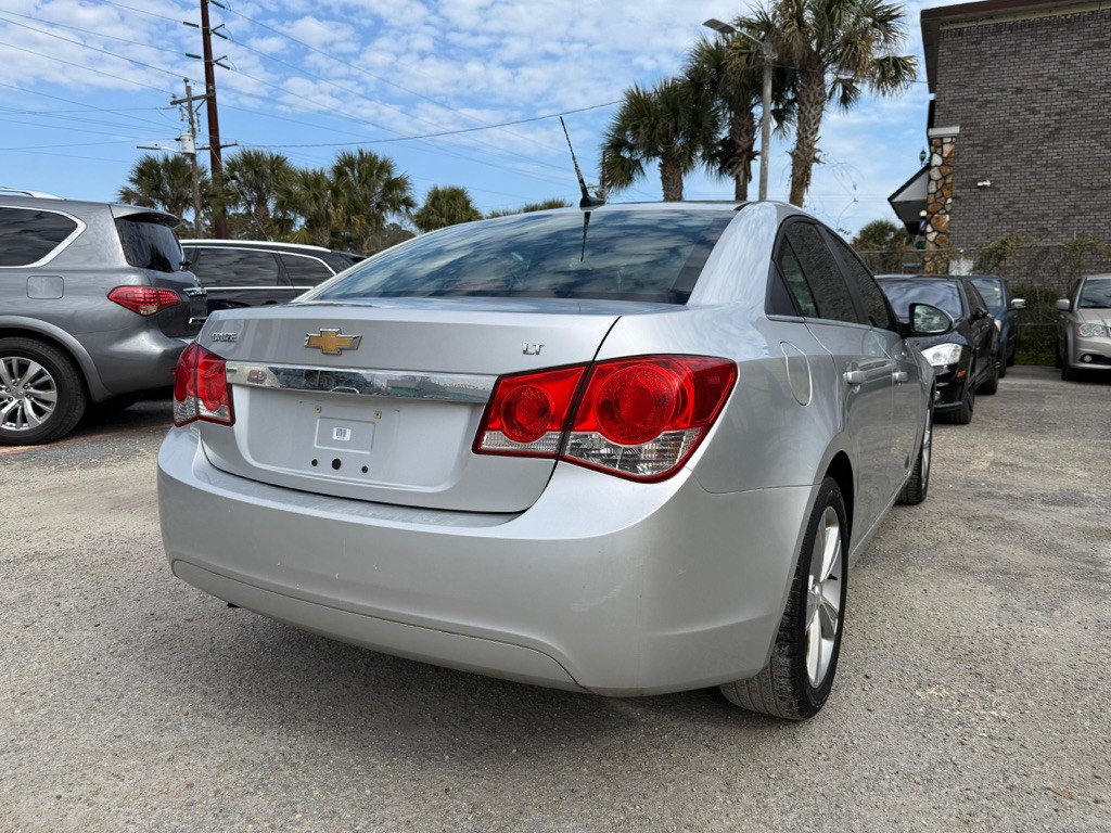 2013 Chevrolet Cruze Image 4